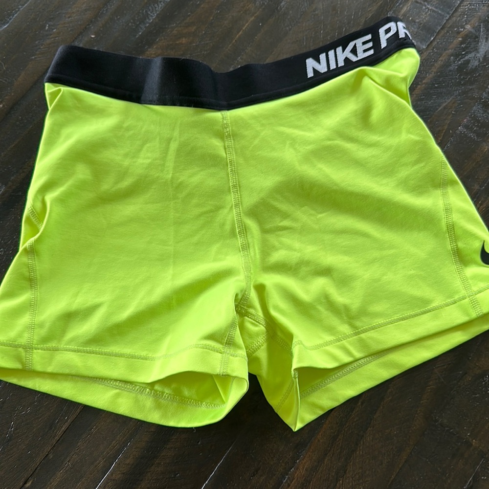 Nike pros shorts size s